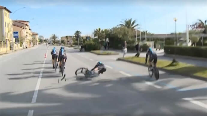 Roda de carbono simplesmente se quebra sozinha no TT do Tirreno Adriatico roda-carbono-quebra-sozinha
